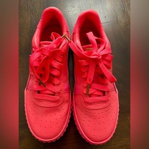 Puma Ladies Tennis Shoes size 7.5